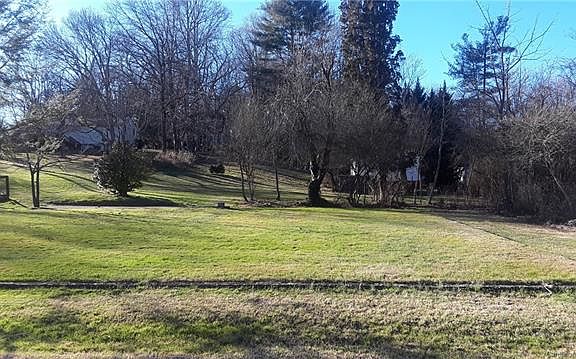 3rd image of 100 Swannanoa Ave