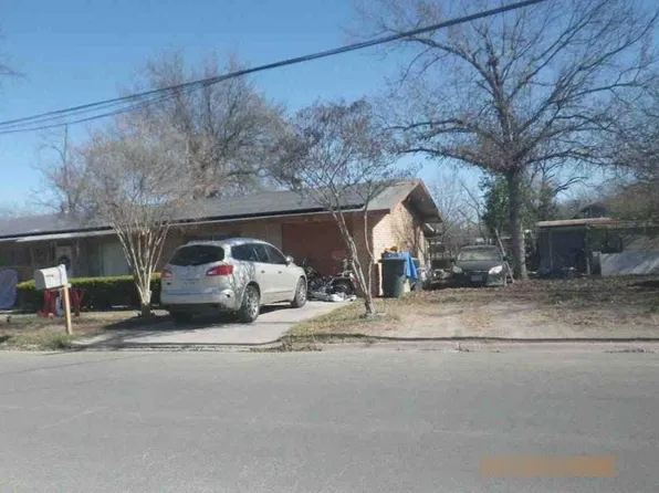 412 N Camp St, Uvalde, TX 78801