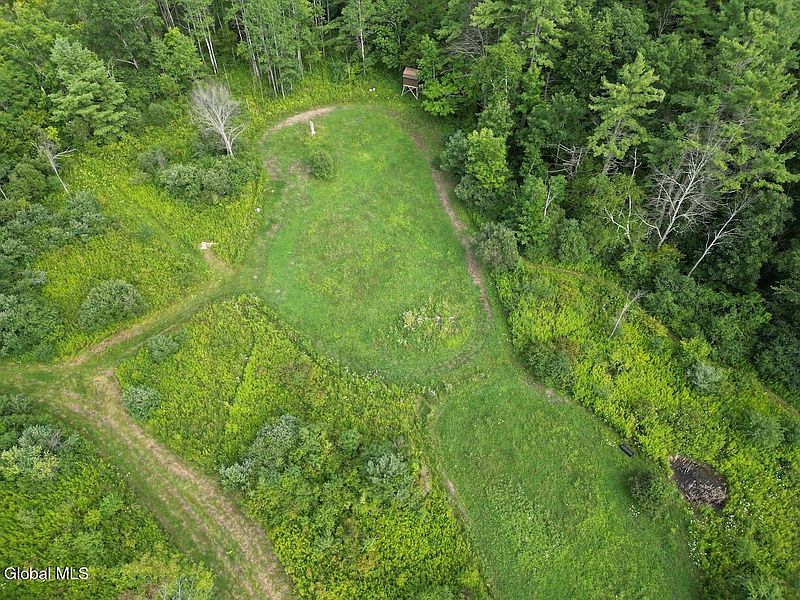 5th image of 418 Saddlemire Hill Road