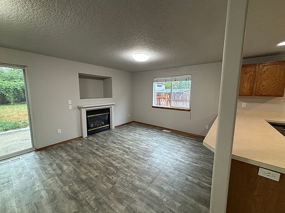 5th image of 2361 SE Robin Ln