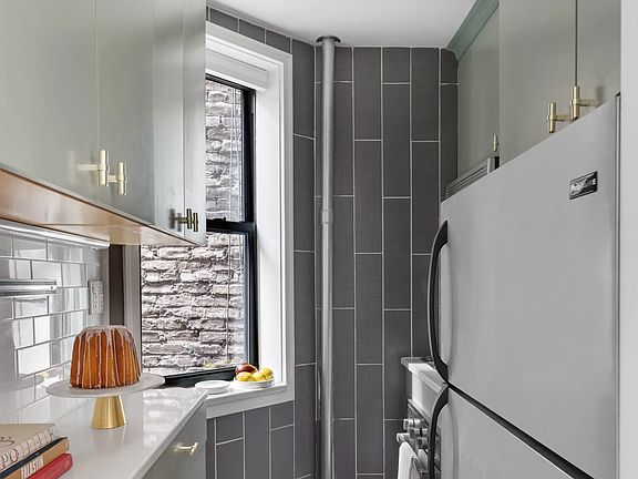 5th image of 431 W 54th St APT 4B