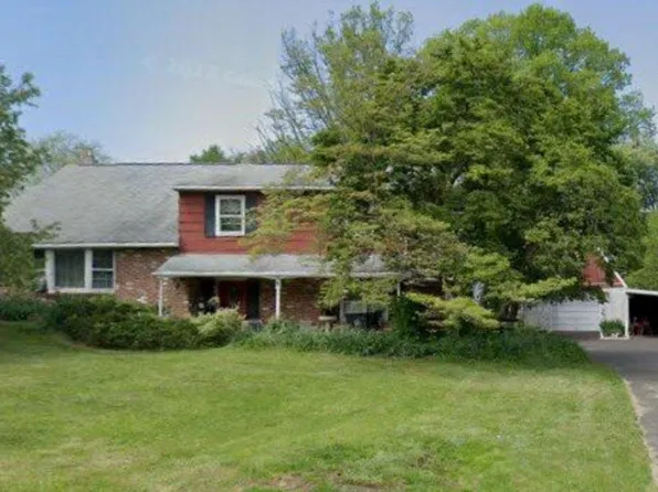 26 E Robin Rd, Holland, PA 18966