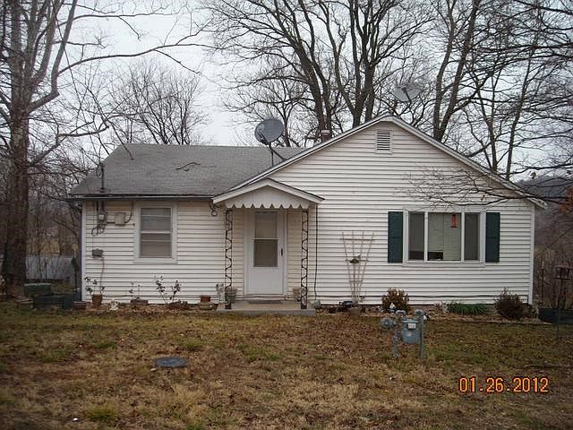 1st image of 626 Fickinger St