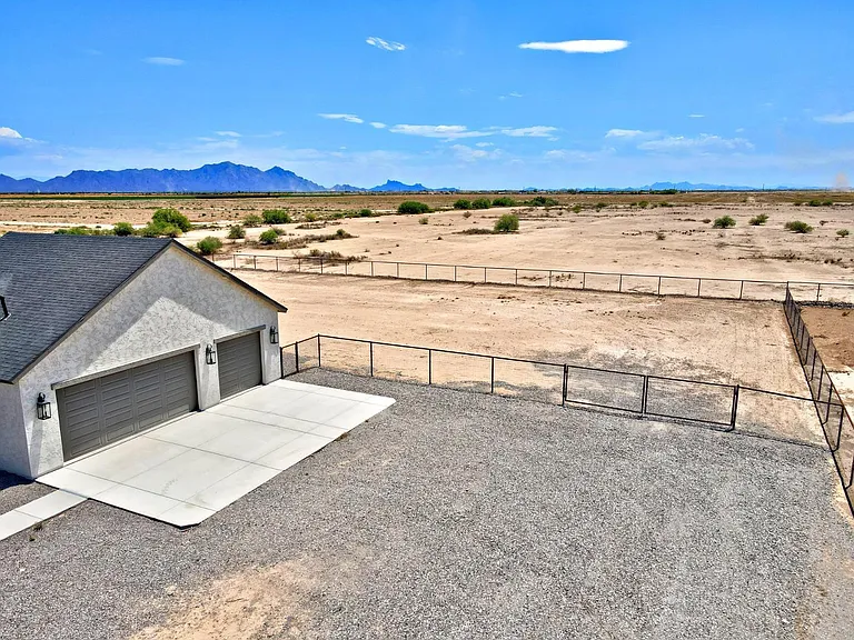 2351 E Cana Ln — Photo 64
