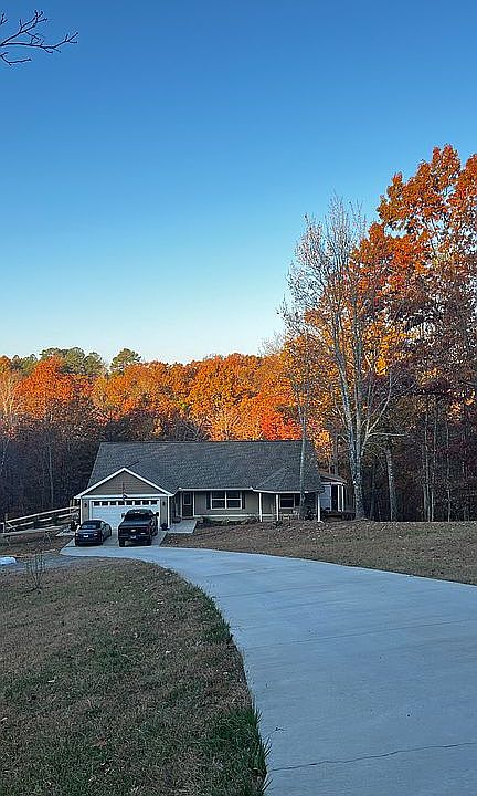 1st image of 115 Fox Trail Dr