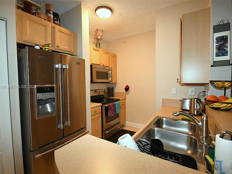 6001 SW 70th St #320 — Photo 9
