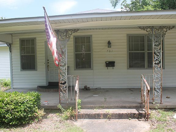 3rd image of 701 Mamie St