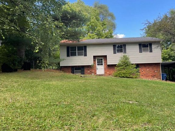2nd image of 46 Bridle Path Ln