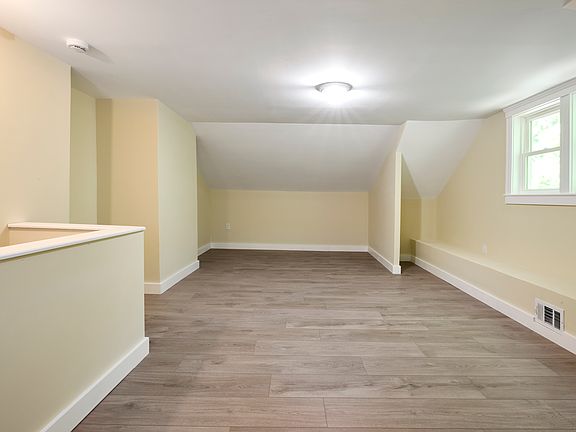 4th image of 36 Maple Ave #34