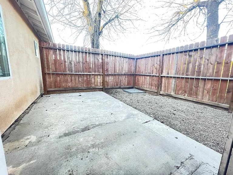 5020 E Eight Mile Rd — Photo 15
