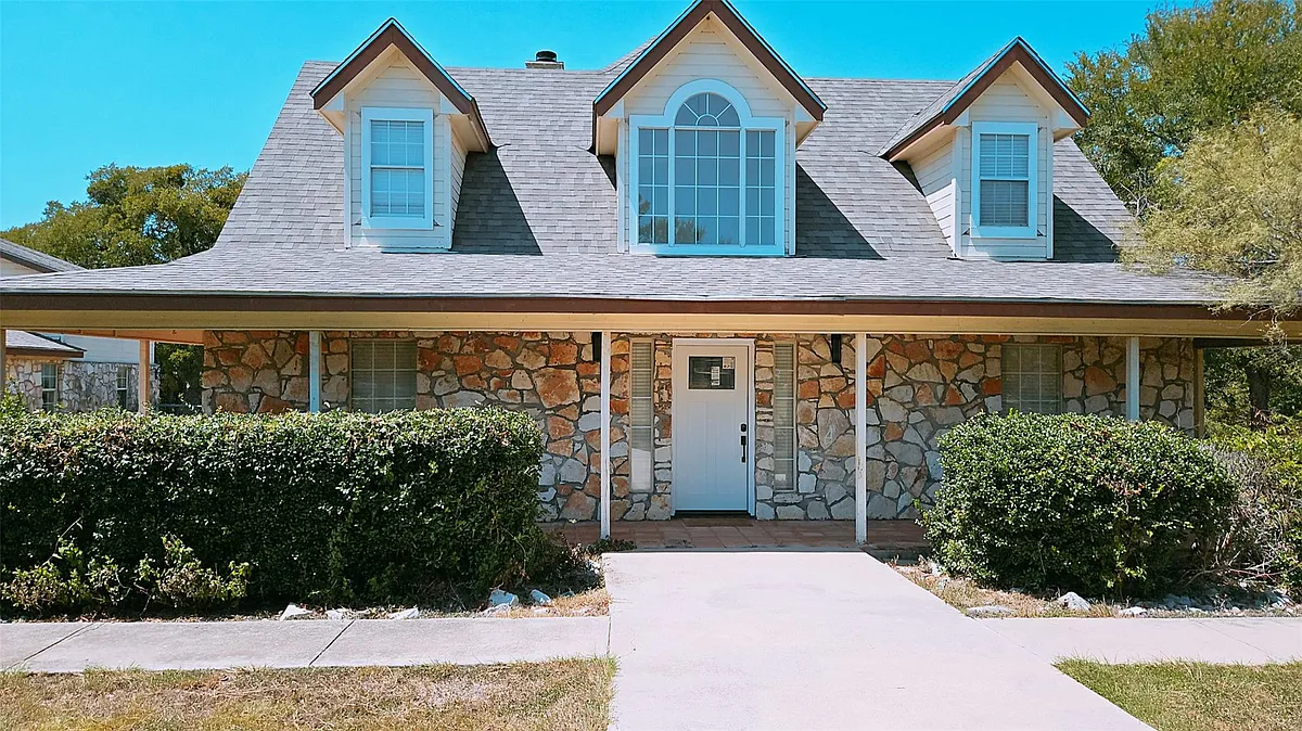 Building Photo - 105 Meadow Dr