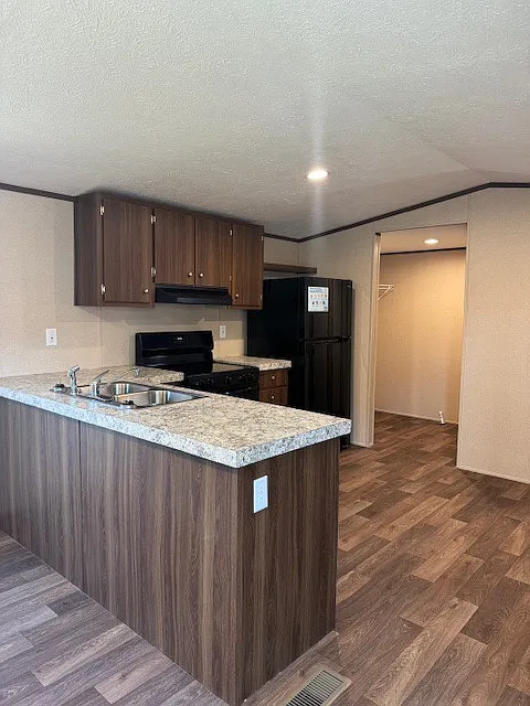 3 bed, $1,350 — Photo 2
