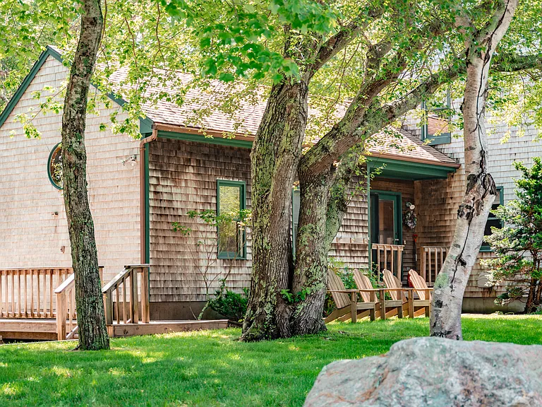 38 Noble St — Photo 23