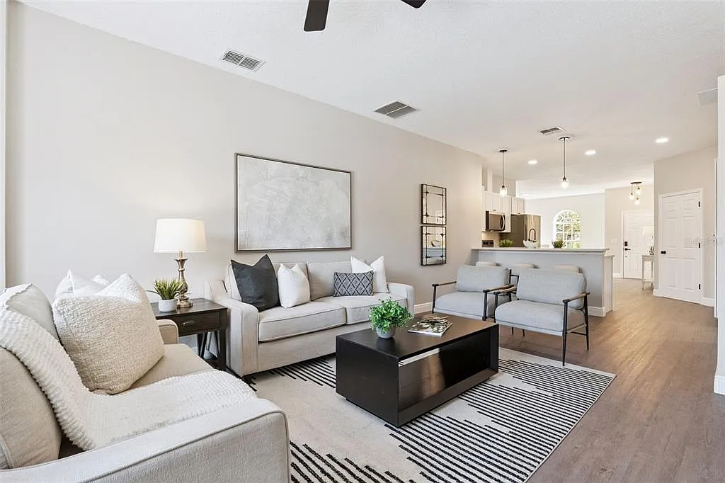 4 bed, 2.0 bath, 1825 sqft, $2,800 — Photo 4