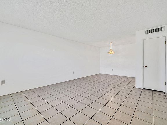 3rd image of 14012 N NEWCASTLE Drive
