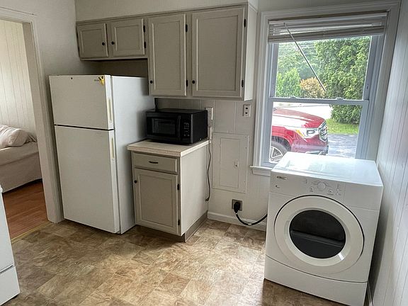 4th image of 6 Lynwood Dr