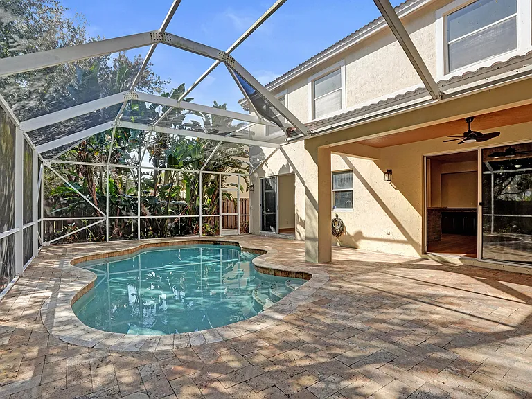 4214 NW 38th Dr — Photo 4
