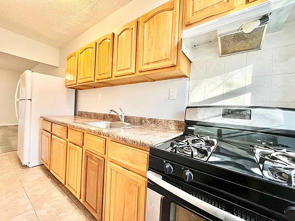 5th image of 1836 Park Pl #2