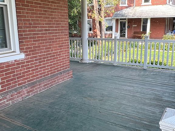 3rd image of 122 E 4th St