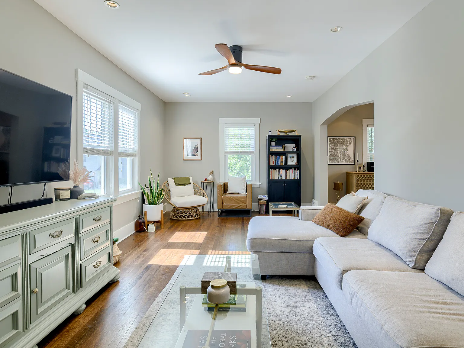 3 bed, 1362 sqft, $2,300 — Photo 1