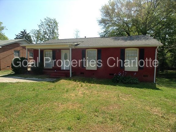 2nd image of 967 Stonewall Ave S