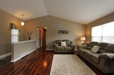 3rd image of 7035 Quintara Dr NE