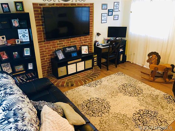 5th image of 1823 Queen Palm Dr