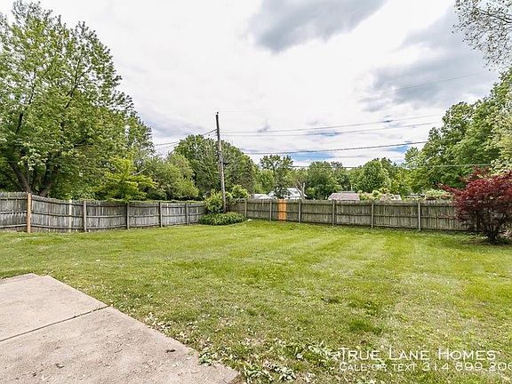3rd image of 1550 Reale Ave