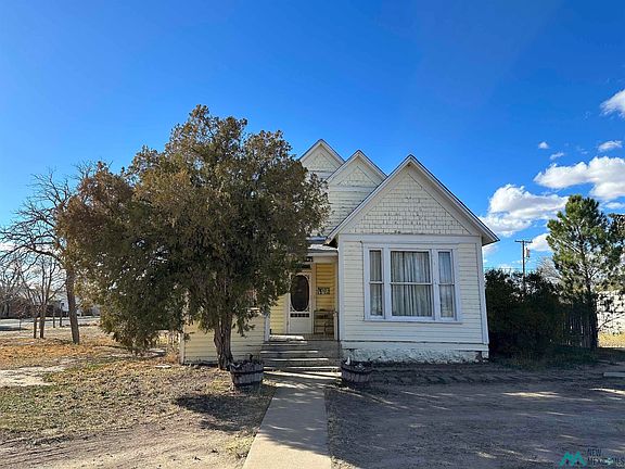2nd image of 802 N Kansas Ave