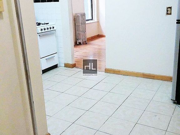 2nd image of 1060 Rogers Ave APT 2R