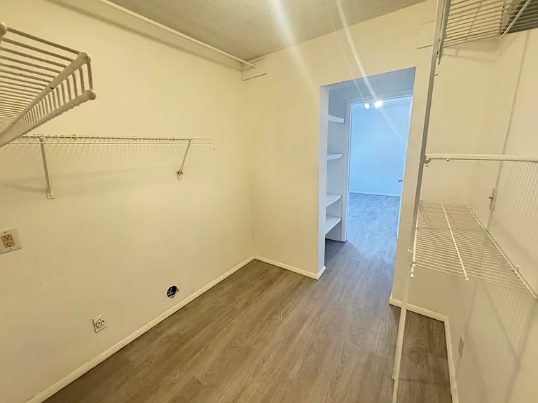 2422 E 59th Ct #4 — Photo 22