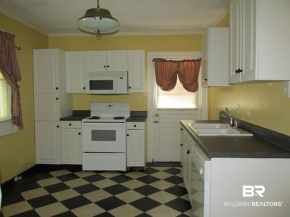 2nd image of 102 Gaston Ave