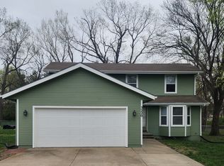 3220 SW Urish Rd, Topeka, KS 66614