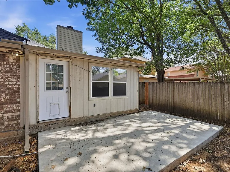 8812 Sabinas Trl — Photo 38