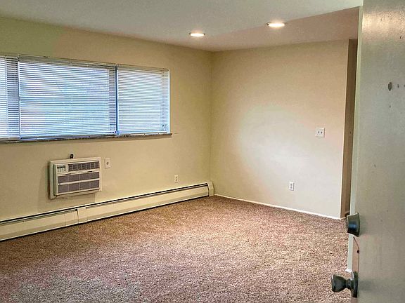 2nd image of 2348 Beechmont Ave #4