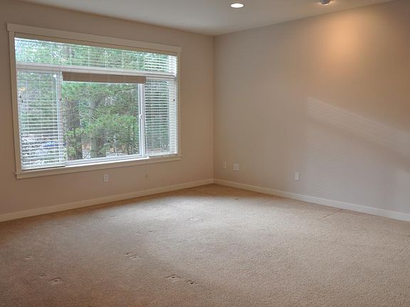 4th image of 15240 NE 15th Pl APT B