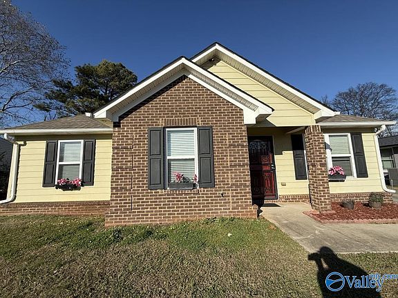 2nd image of 207 Victory Ln NE