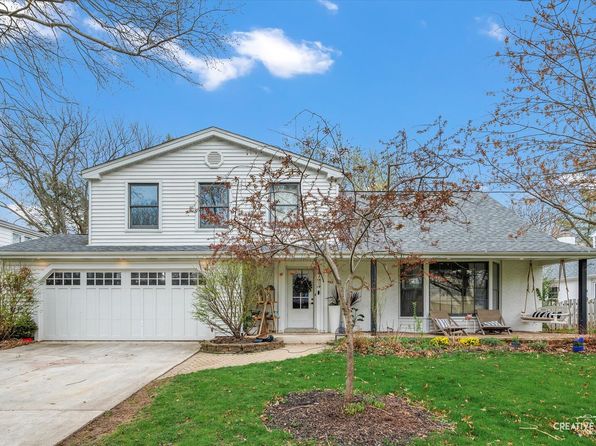 1556 Shenandoah Ln, Naperville, IL 60563