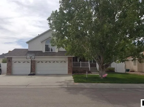 1108 Rosewood Dr, Rock Springs, WY 82901