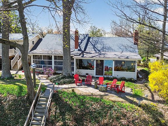 4th image of 852 Riverside Dr