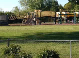 4617 Heather Way N, Oakdale, MN 55128