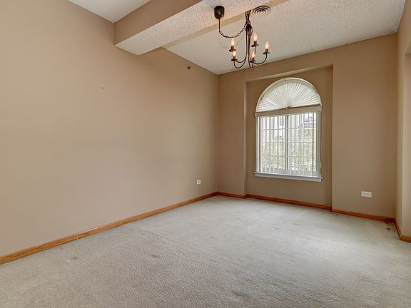 5th image of 2891 Heritage Dr APT 2A