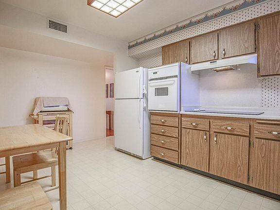 5th image of 10905 W Tropicana Cir