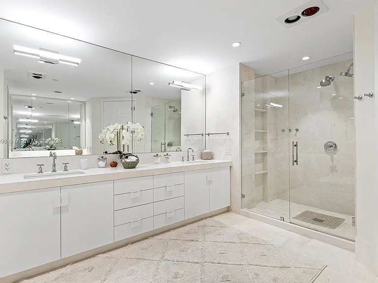 5221 Fisher Island Dr #5221 — Photo 28