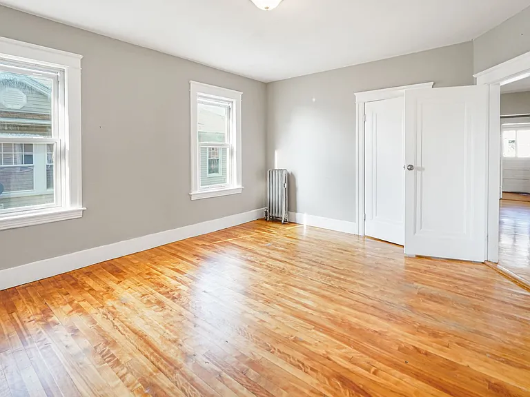 131 Providence St — Photo 9
