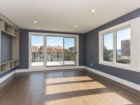 5th image of 38 Hilliard Ave #1