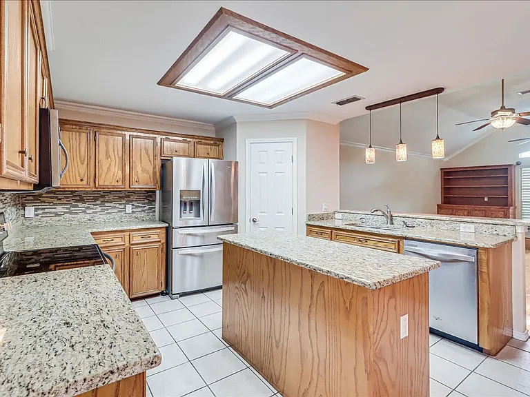 6330 Penny Ln — Photo 16