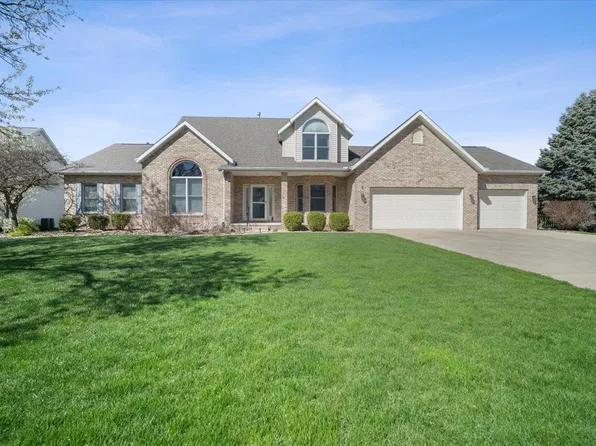 6 Milton Ln, Bloomington, IL 61704