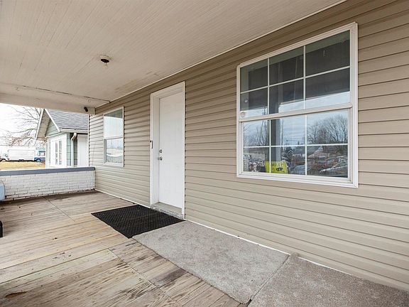 2nd image of 1822 Longley Ave