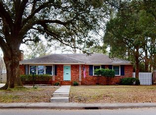 329 Oxford Dr, Savannah, GA 31405